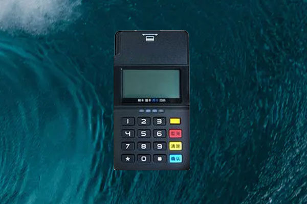 办pos机需要什么条件？刷自己信用卡危险吗