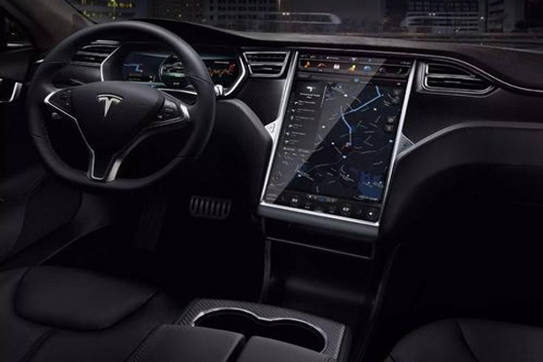 品玩发布特斯拉中国区存在质量问题，为完成产量有意降低质量标准